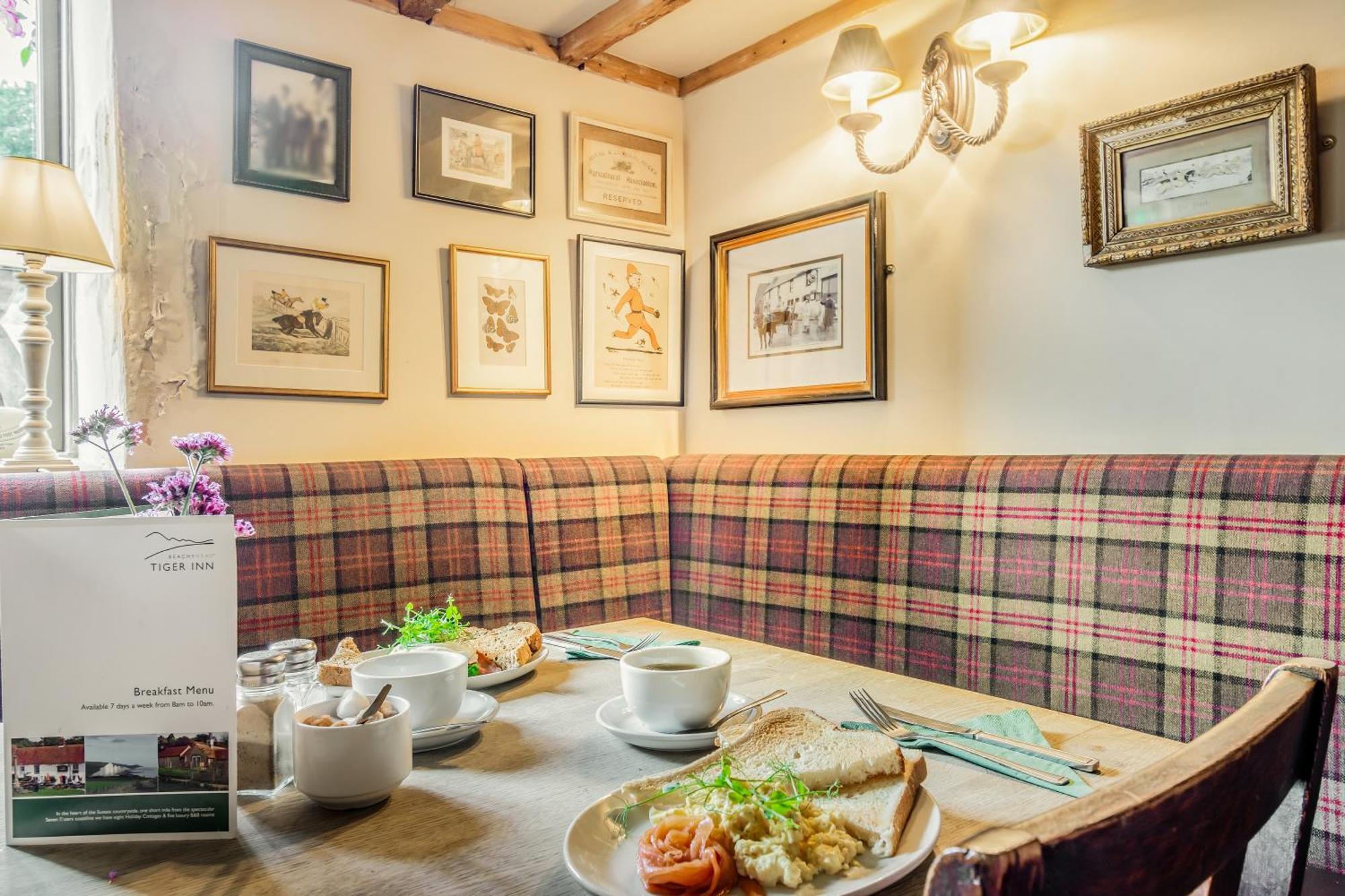 Tiger Inn - Elizabeth Eastdean Luaran gambar